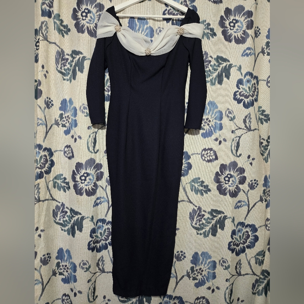 Elegant Off Shoulder Dress Size S/M